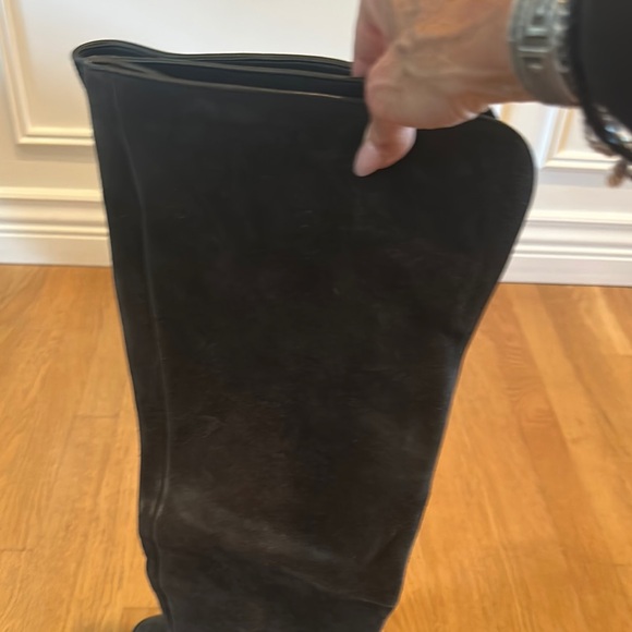 Women\'s Black Knee-High Boots